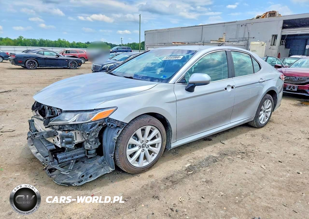 2018 Toyota Camry Le – zdjęcie 1 z 12