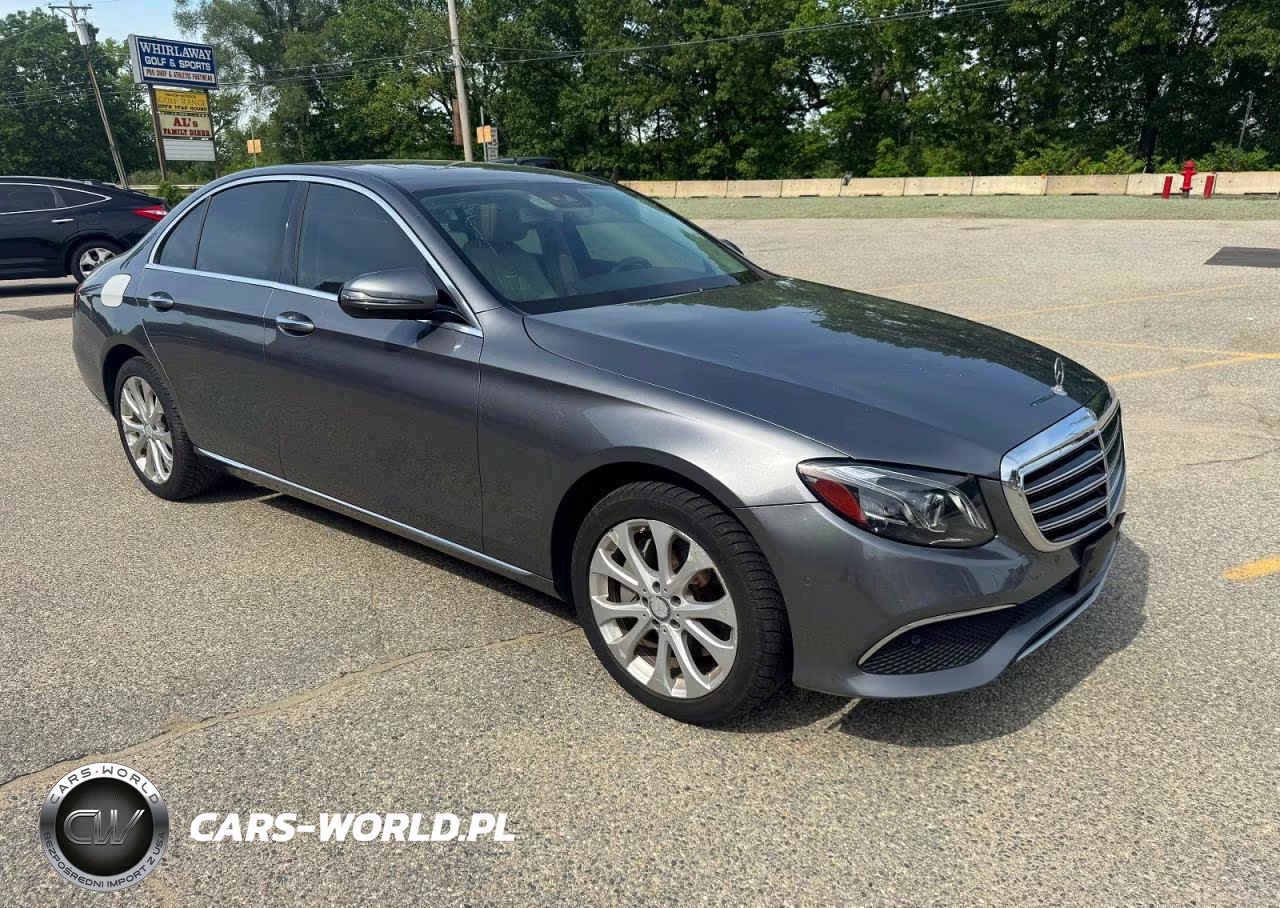 2017 Mercedes-Benz E 300 – zdjęcie 1 z 10