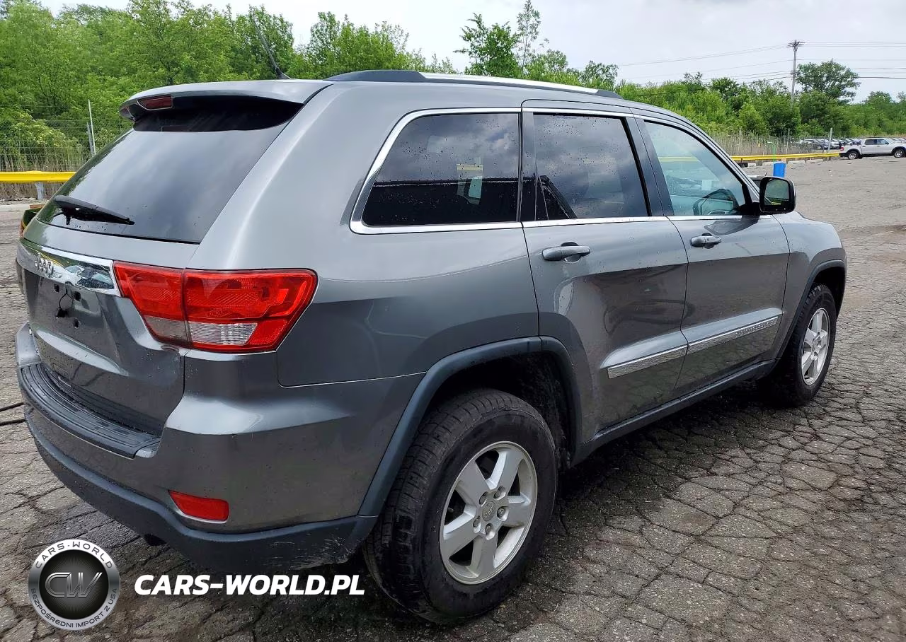 2013 Jeep Grand Cherokee Laredo VIN:1C4RJFAG1DC612229 - 3
