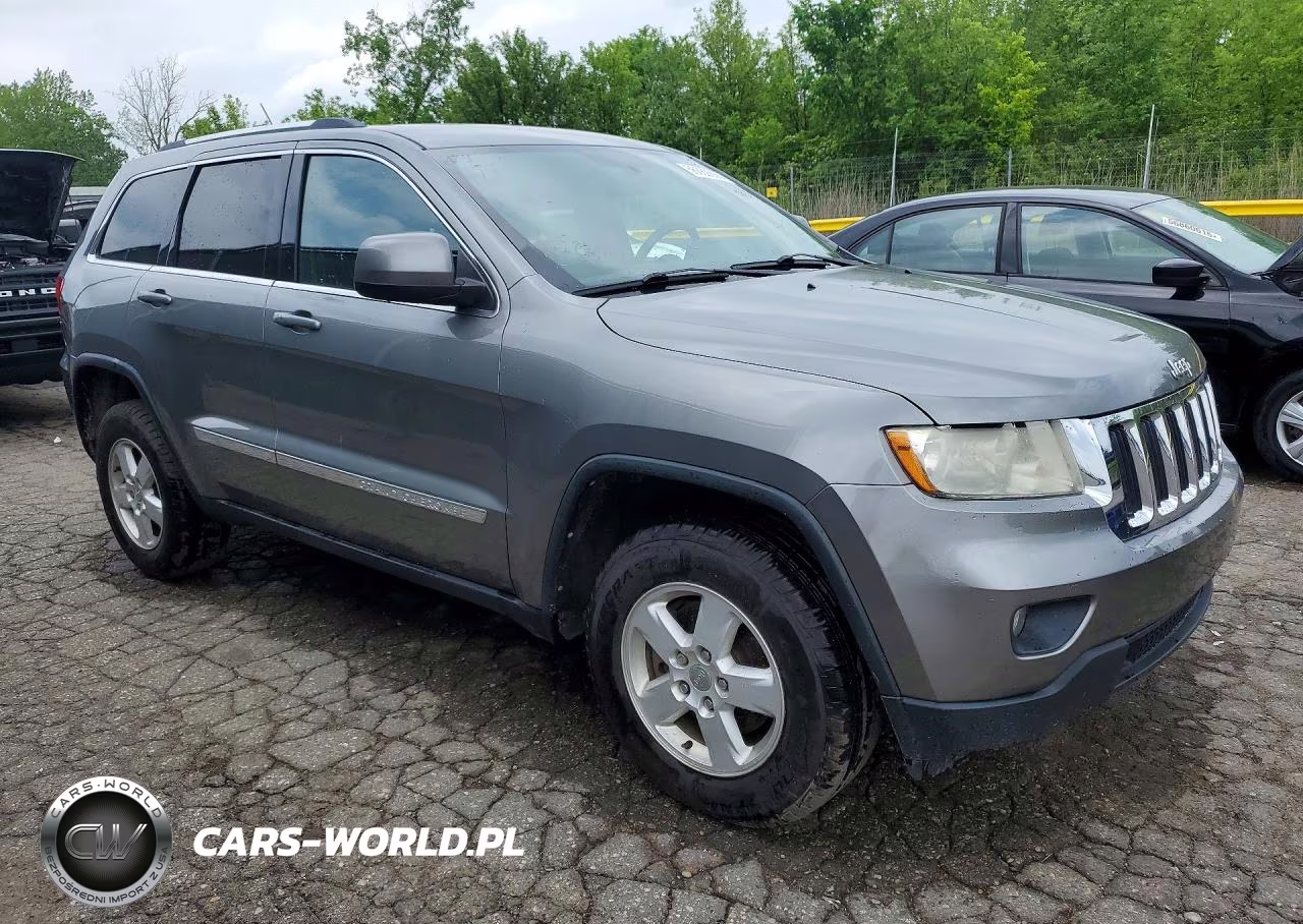 2013 Jeep Grand Cherokee Laredo VIN:1C4RJFAG1DC612229 - 4