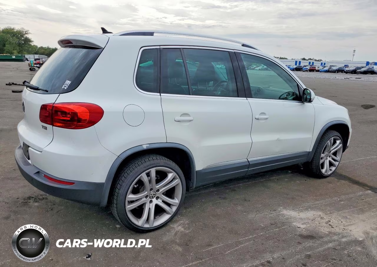 2016 Volkswagen Tiguan S VIN:WVGAV7AX1GW610972 - 3