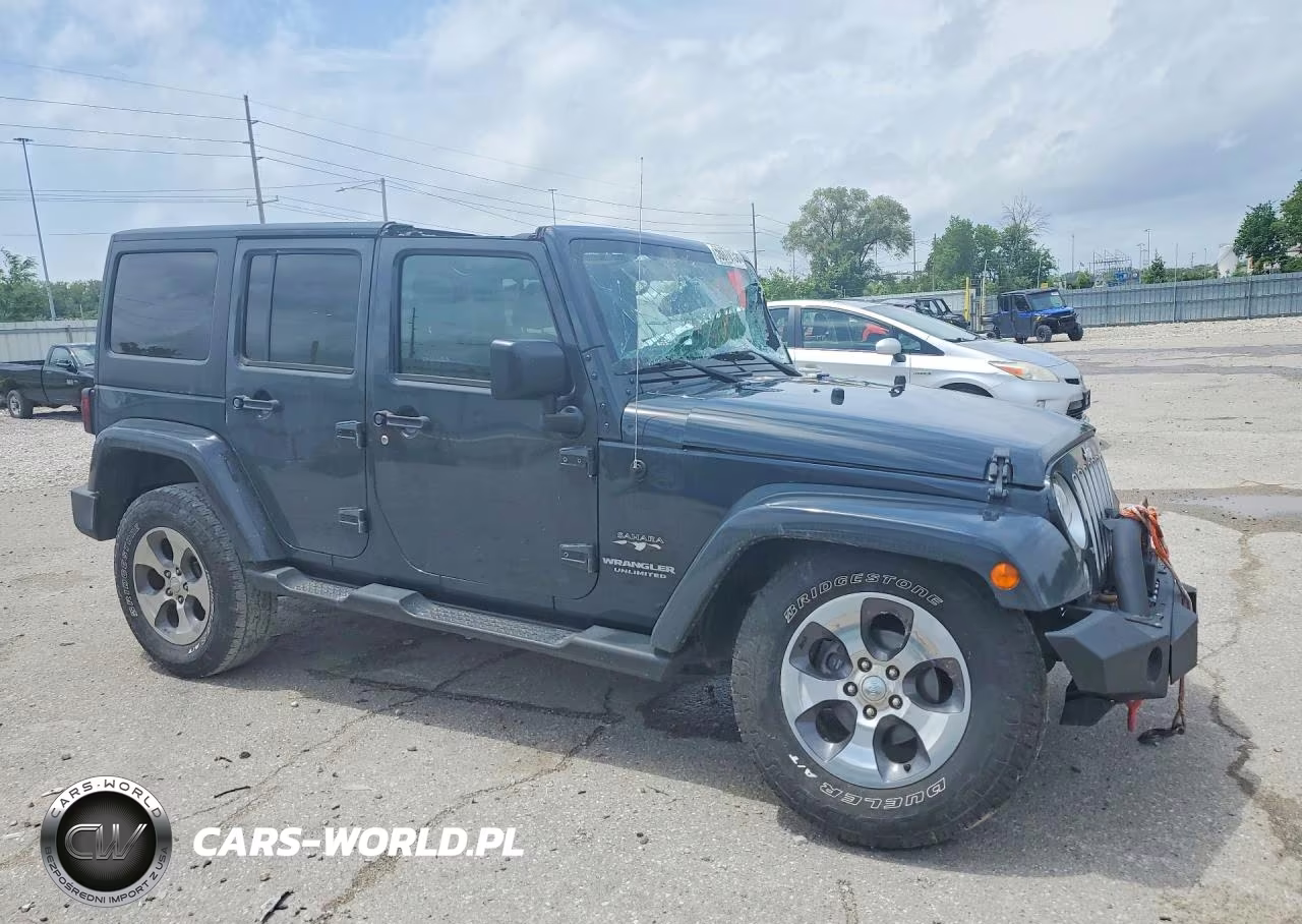 2017 Jeep Wrangler Unlimited Sahara VIN:1C4BJWEG1HL532589 - 4