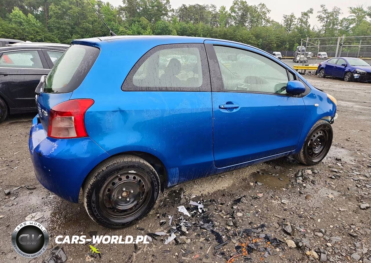 2008 Toyota Yaris Base VIN:JTDJT923X85175460 - 3