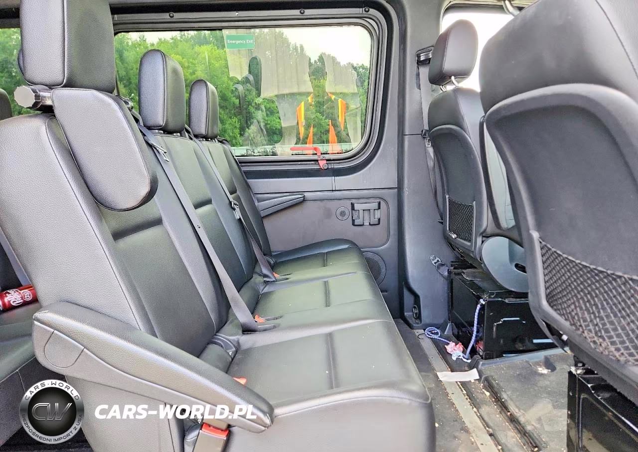 2019 Mercedes-Benz Sprinter 2500 VIN:W1Z4EFHY7KP204151 - 11