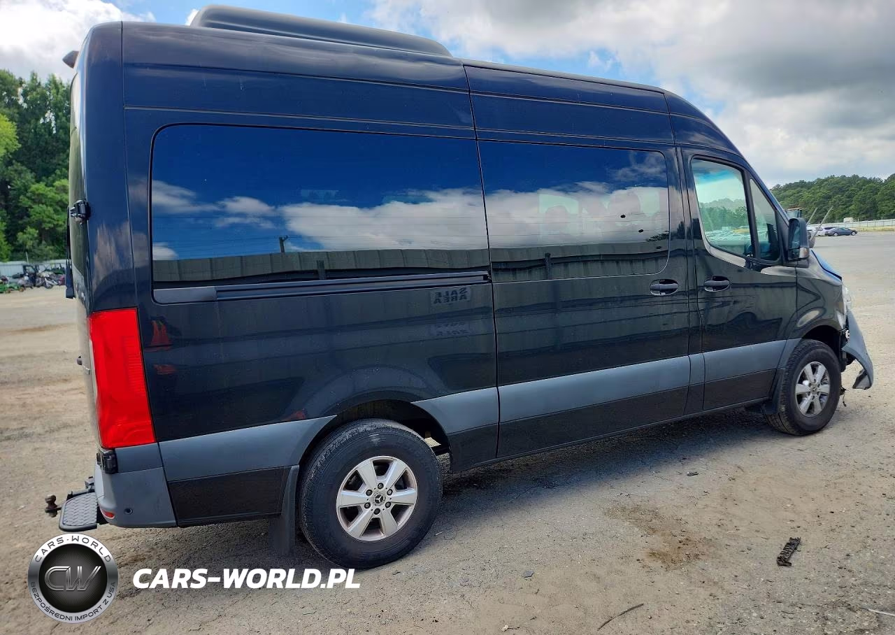 2019 Mercedes-Benz Sprinter 2500 VIN:W1Z4EFHY7KP204151 - 3