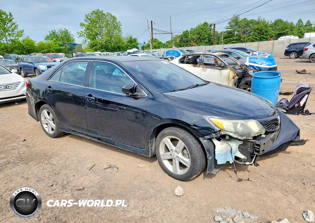 2013 Toyota Camry Se VIN:4T1BF1FK2DU224449 - 4