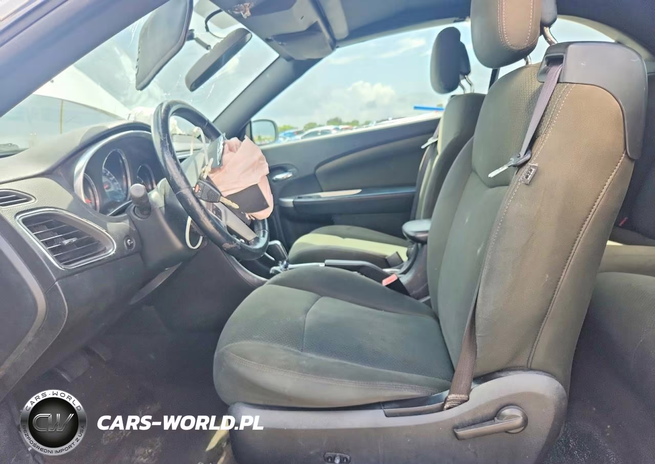 2012 Chrysler 200 Touring VIN:1C3BCBEB6CN160384 - 7