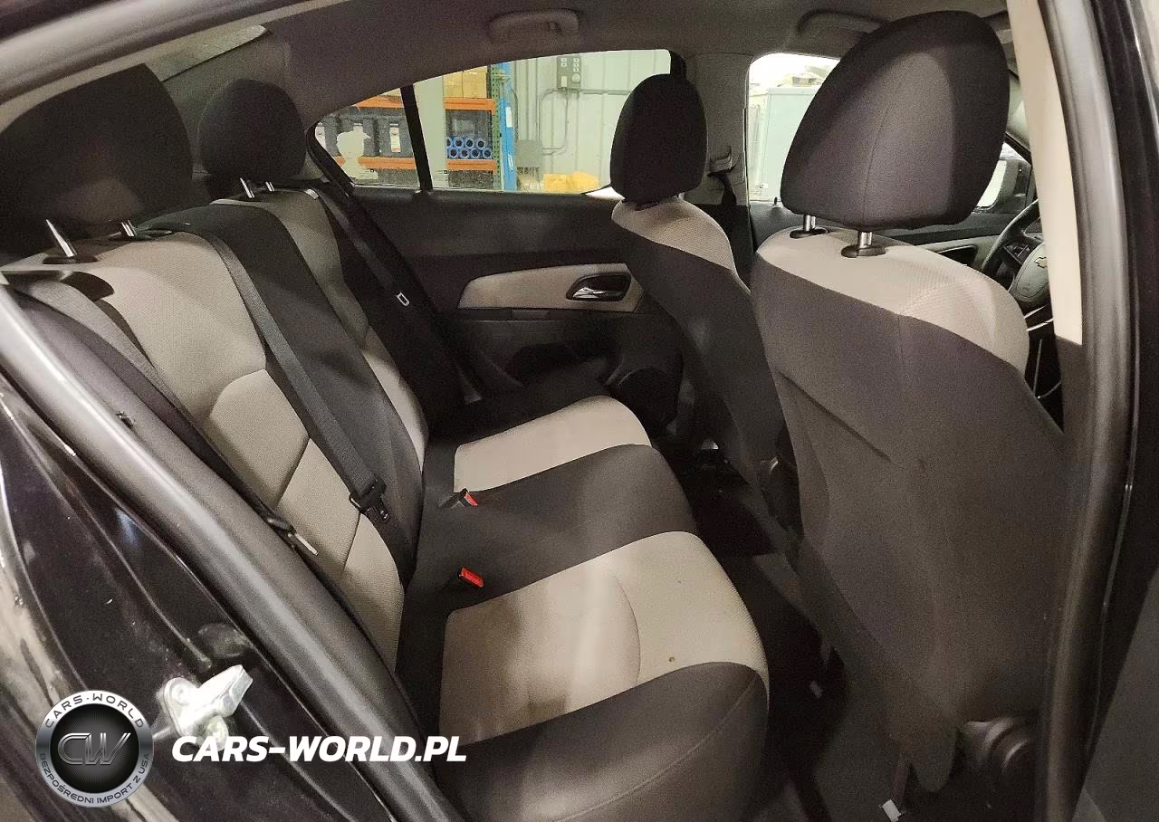 2015 Chevrolet Cruze Ls VIN:1G1PA5SH6F7105761 - 10