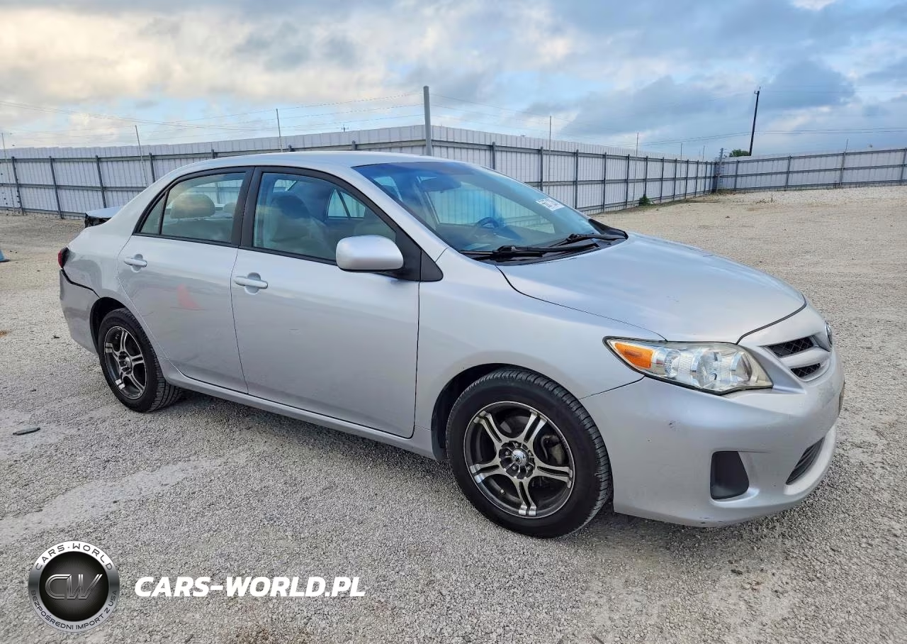 2012 Toyota Corolla Le VIN:5YFBU4EEXCP051363 - 4