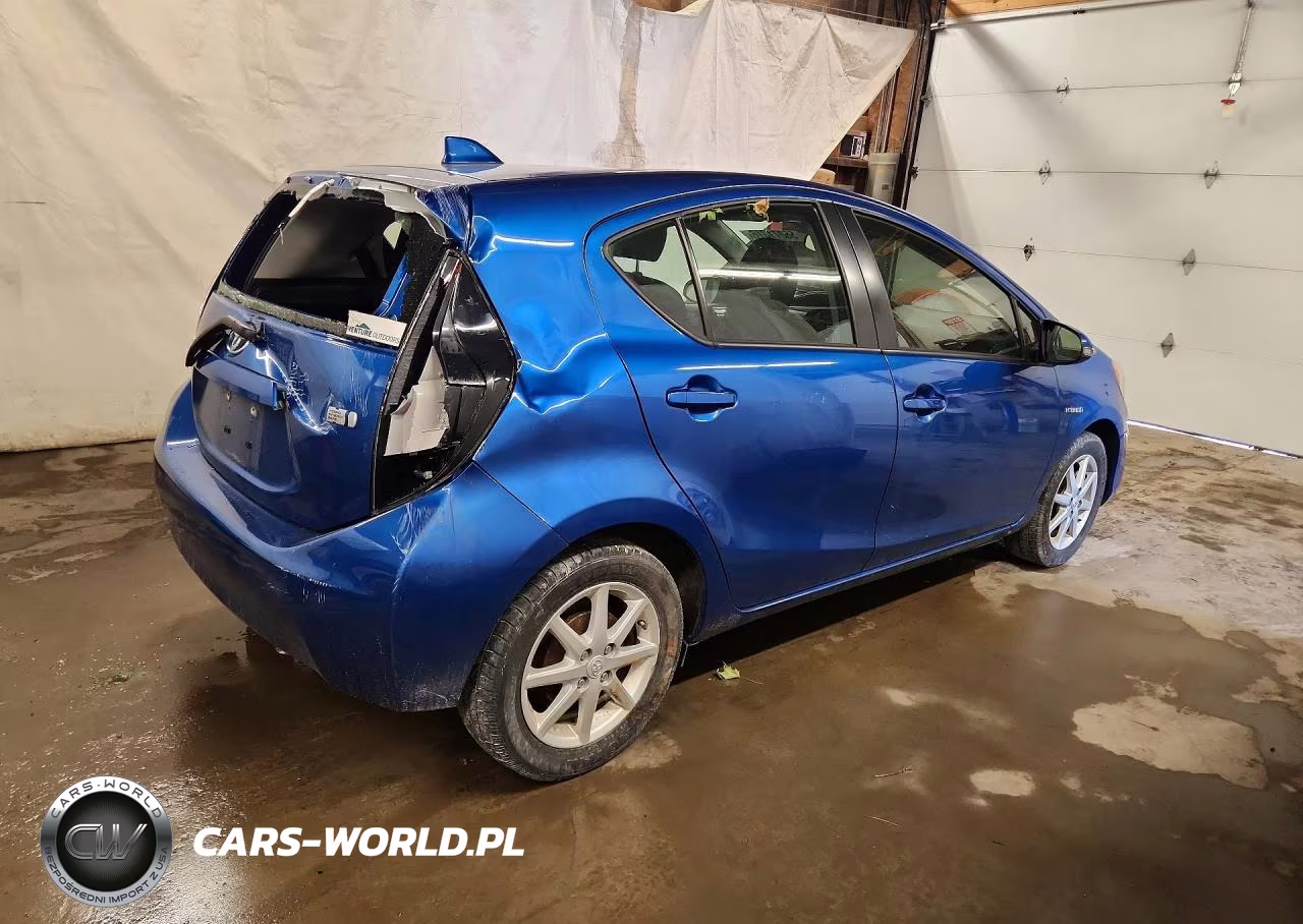 2015 Toyota Prius C Three VIN:JTDKDTB36F1108051 - 3