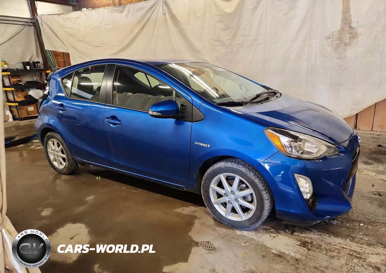 2015 Toyota Prius C Three VIN:JTDKDTB36F1108051 - 4