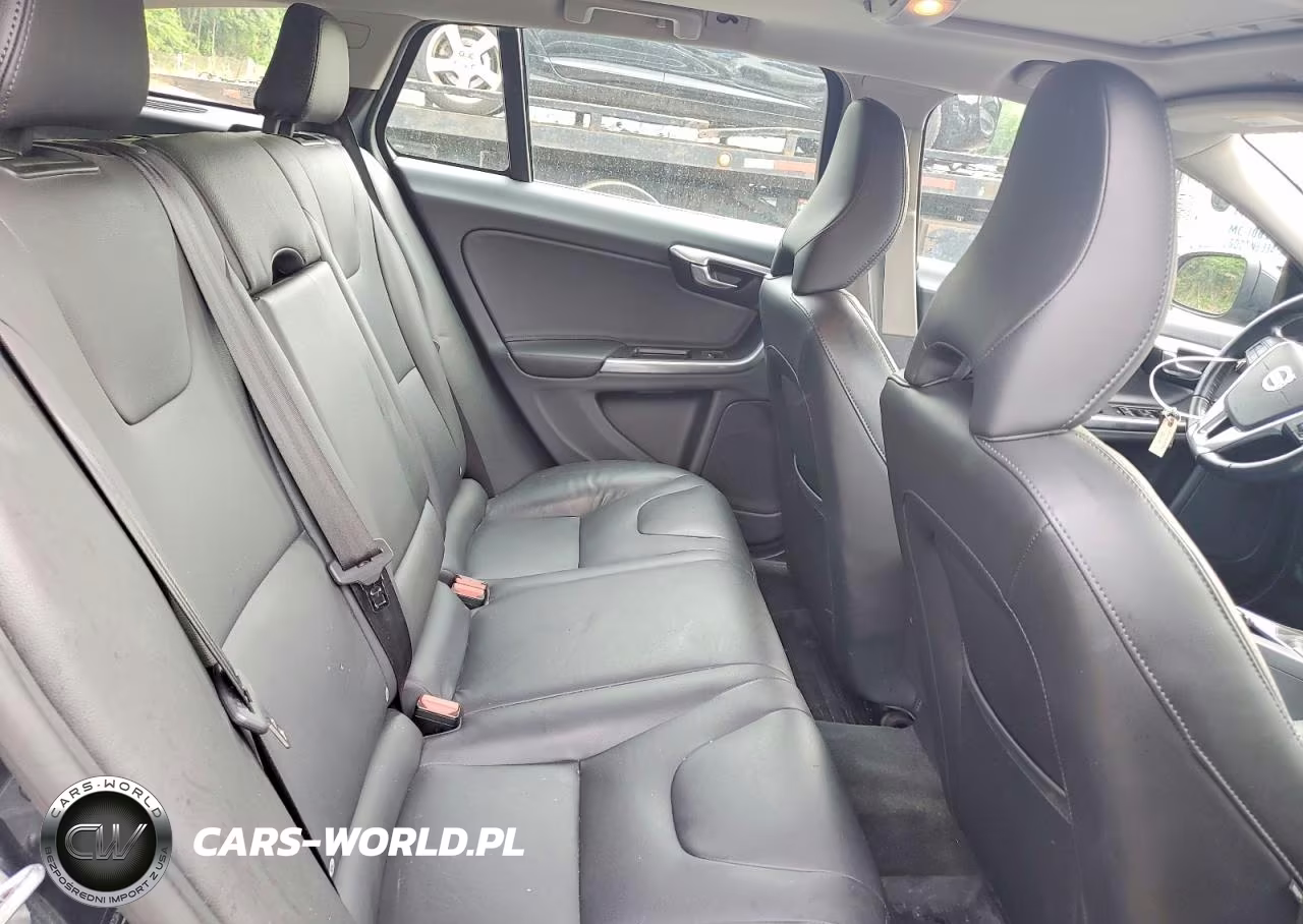 2016 Volvo V60 T5 Premier VIN:YV140MEK4G1307267 - 10
