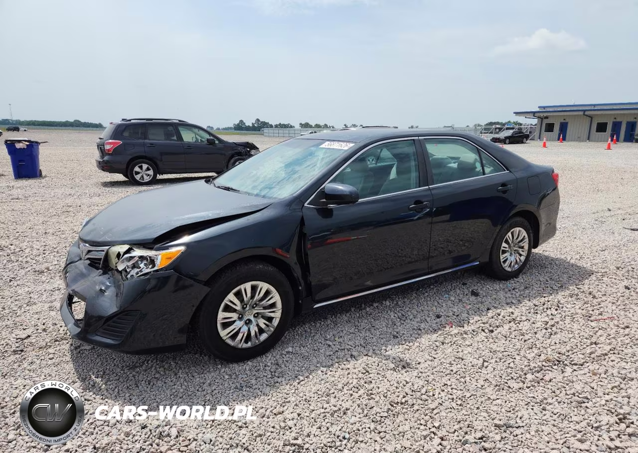 2012 Toyota Camry Le – zdjęcie 1 z 12