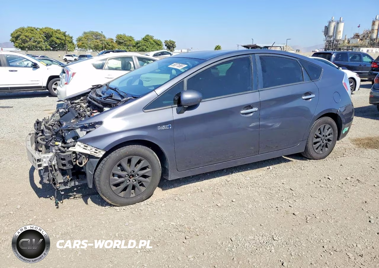 2015 Toyota Prius Plug-In Hybrid Base – zdjęcie 1 z 13
