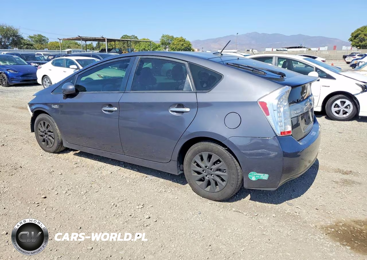 2015 Toyota Prius Plug-In Hybrid Base VIN:JTDKN3DPXF3071362 - 2