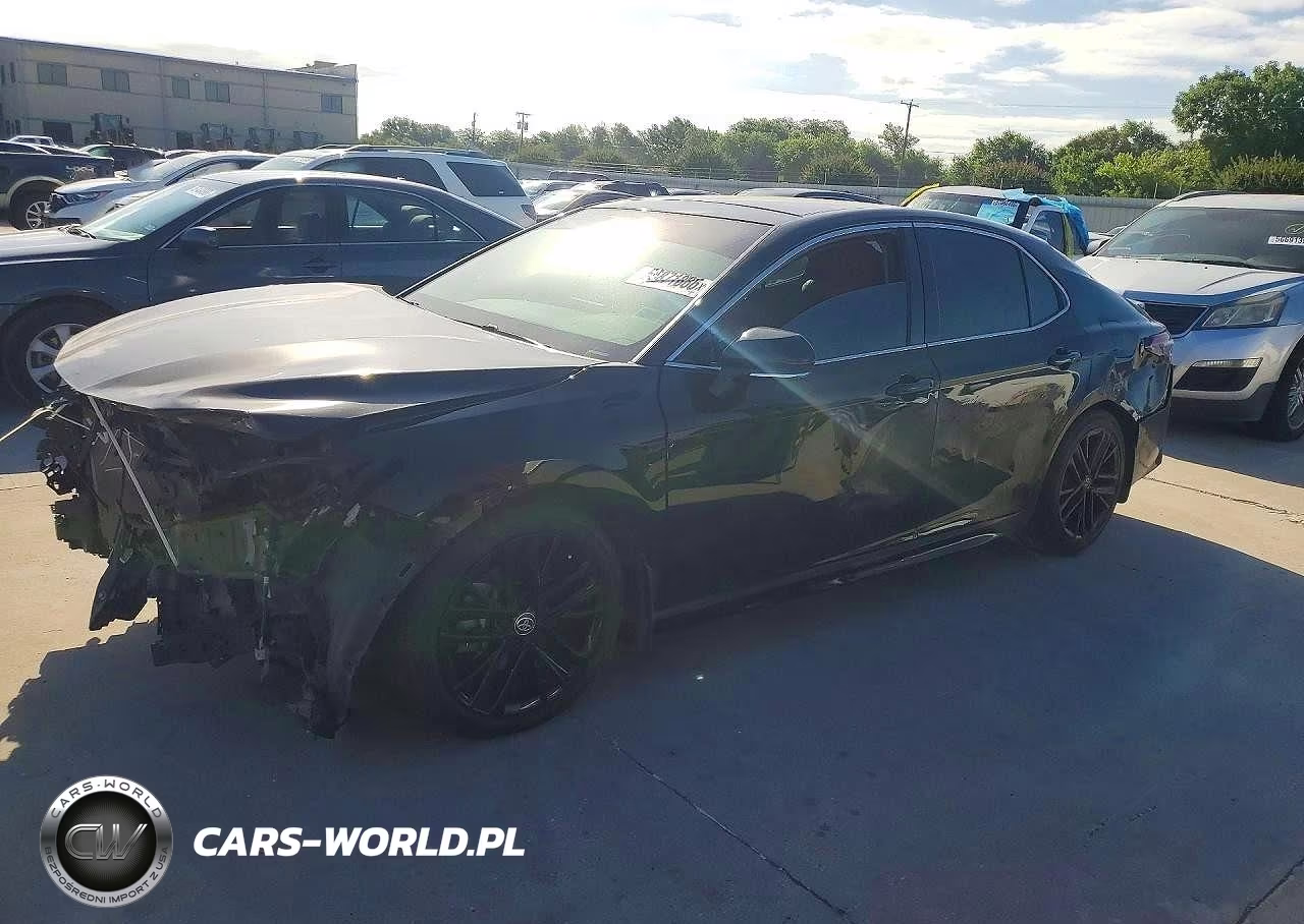 2021 Toyota Camry – zdjęcie 1 z 12