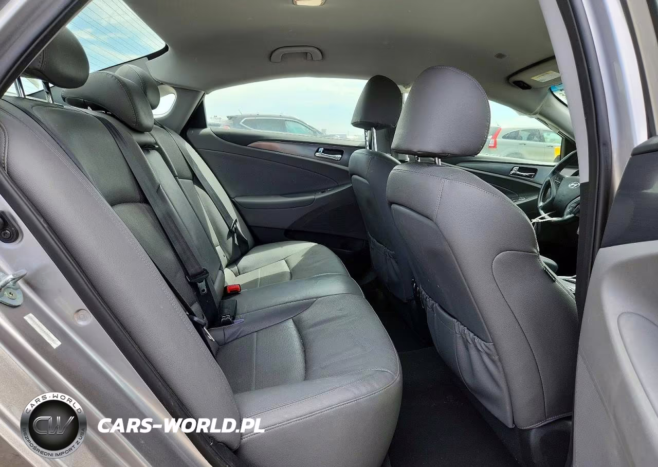 2013 Hyundai Sonata Hybrid VIN:KMHEC4A45DA090473 - 10