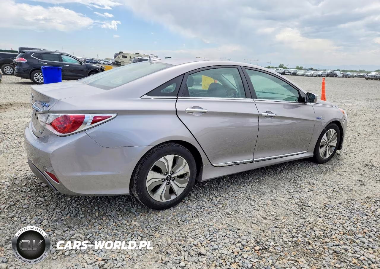 2013 Hyundai Sonata Hybrid VIN:KMHEC4A45DA090473 - 3