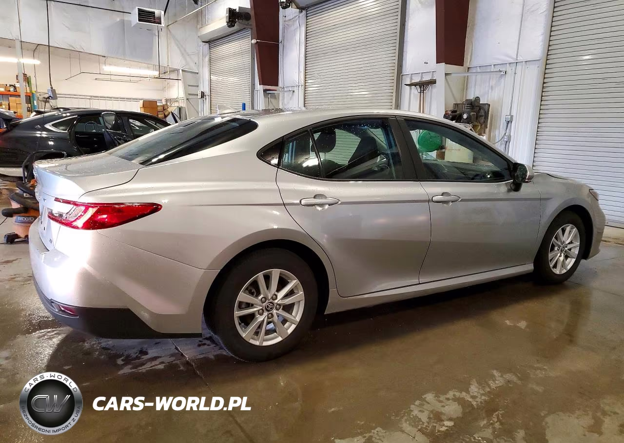2025 Toyota Camry Le VIN:4T1DAACK5SU055245 - 3