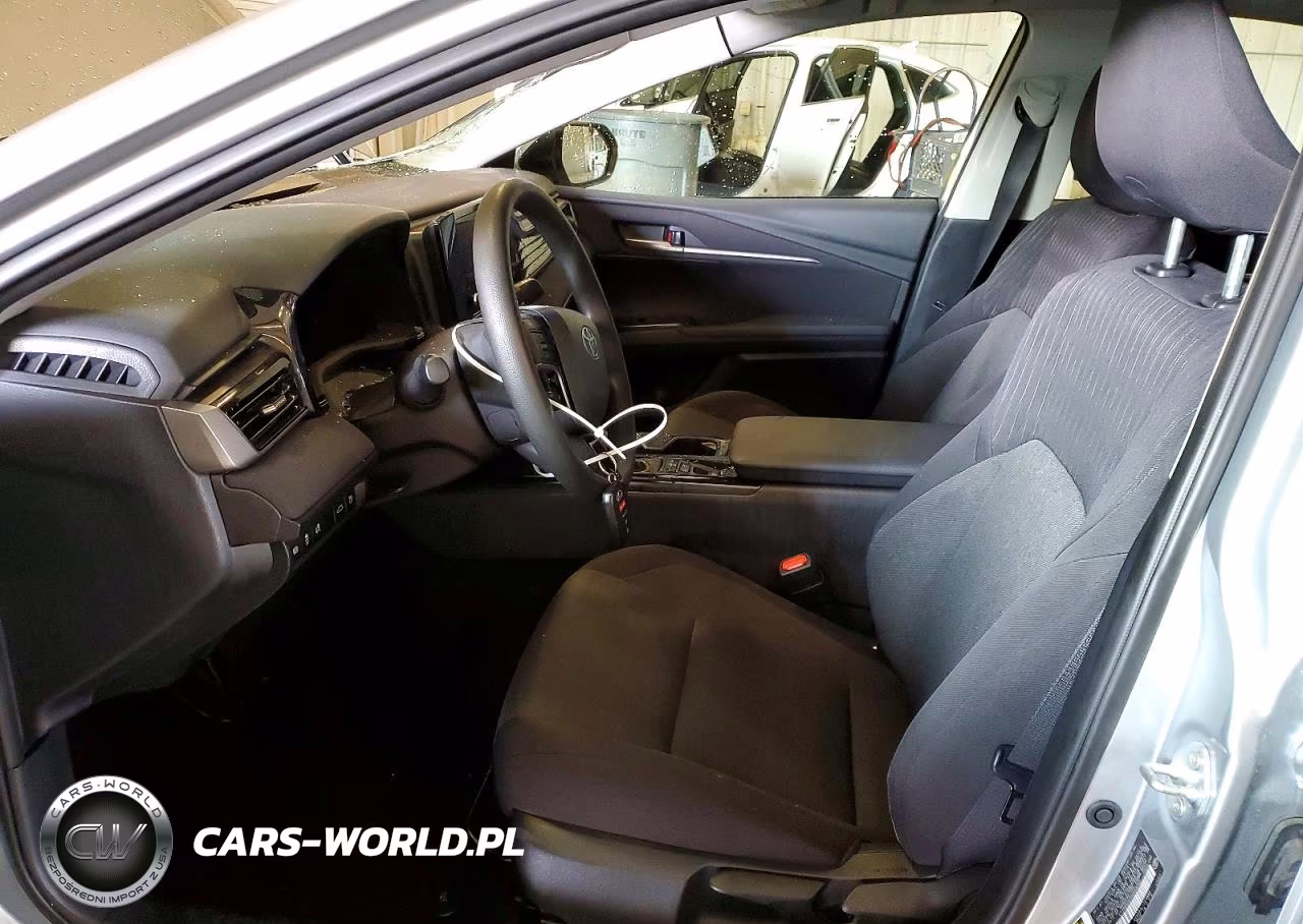 2025 Toyota Camry Le VIN:4T1DAACK5SU055245 - 7