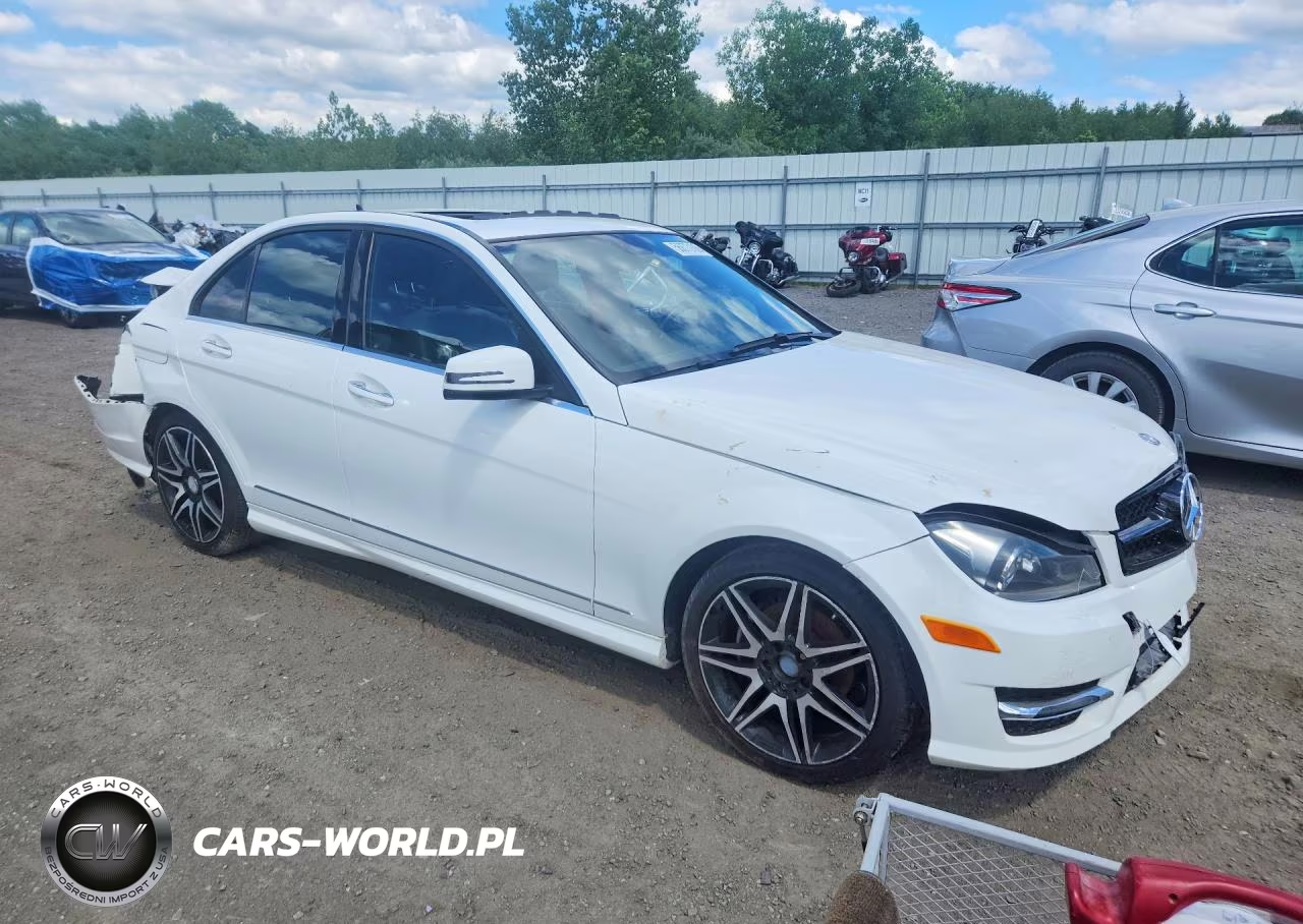 2014 Mercedes-Benz C 250 VIN:WDDGF4HBXEA960816 - 4