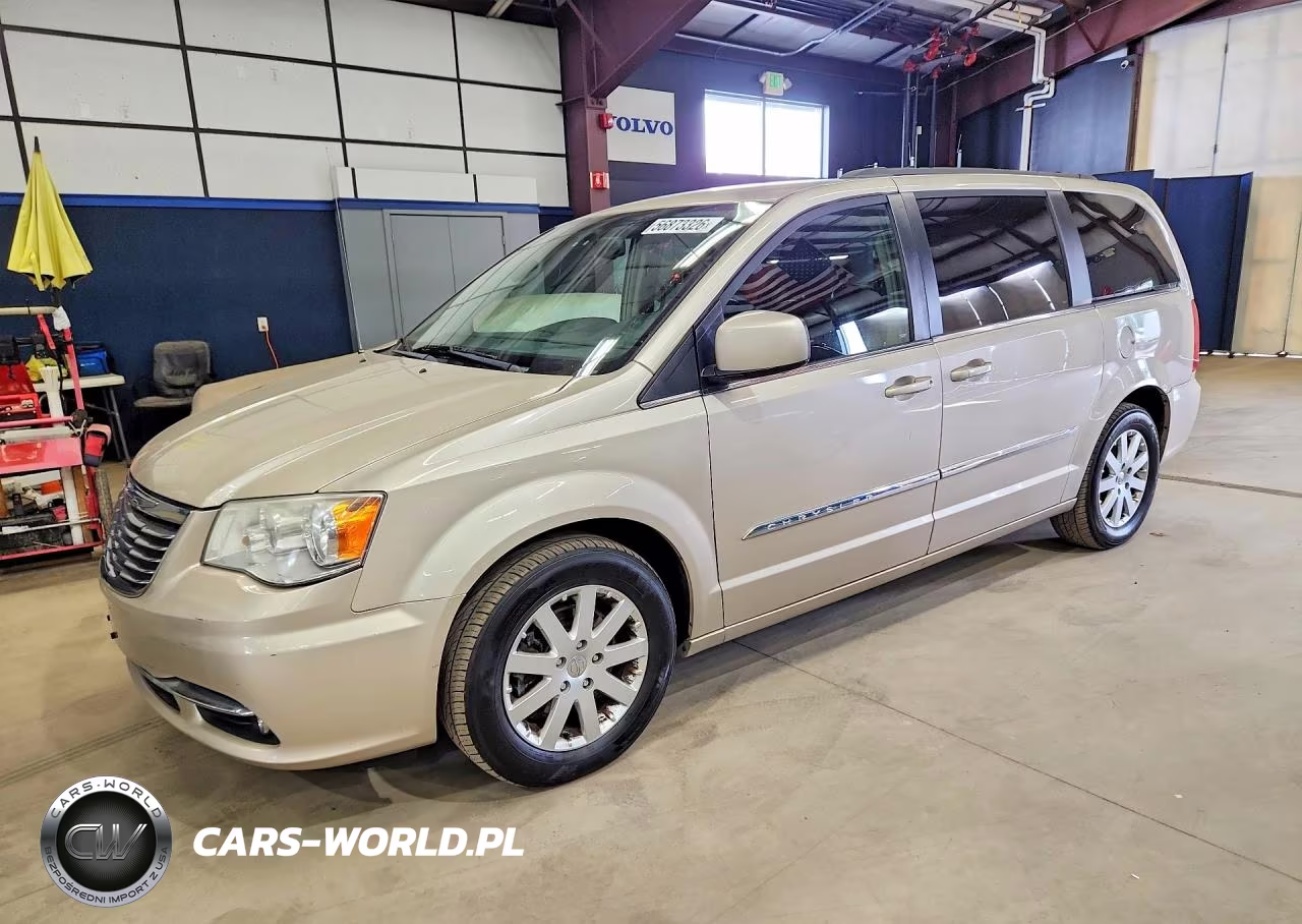 2014 Chrysler Town & Country Touring – zdjęcie 1 z 13