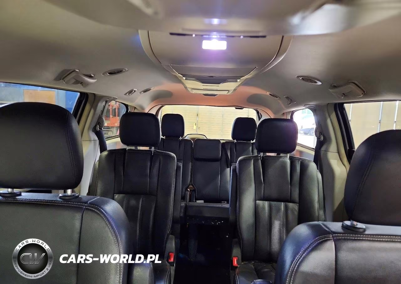 2014 Chrysler Town & Country Touring VIN:2C4RC1BG3ER404356 - 10