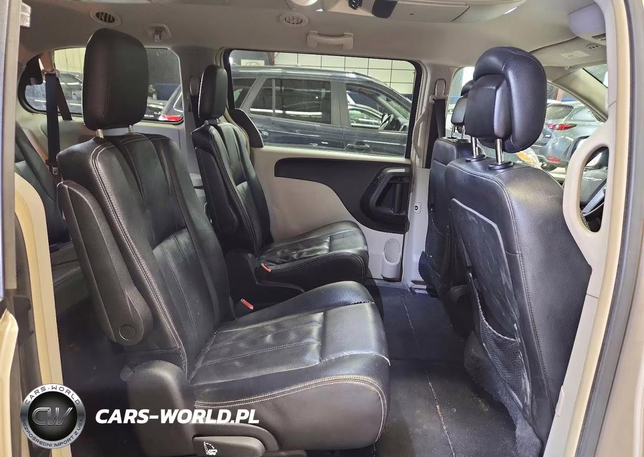 2014 Chrysler Town & Country Touring VIN:2C4RC1BG3ER404356 - 11