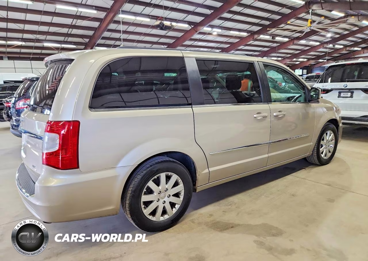 2014 Chrysler Town & Country Touring VIN:2C4RC1BG3ER404356 - 3