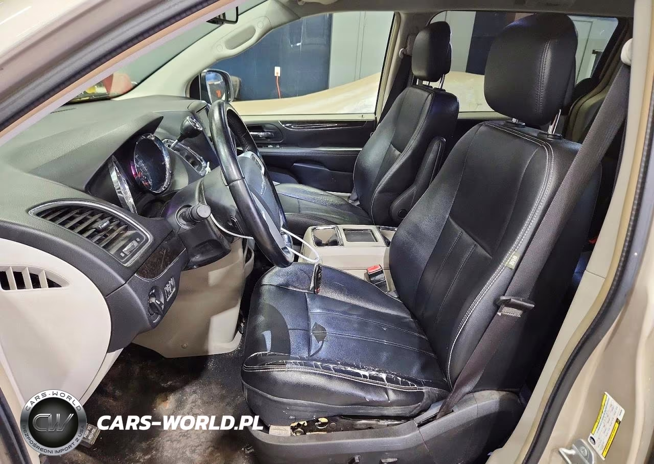 2014 Chrysler Town & Country Touring VIN:2C4RC1BG3ER404356 - 7