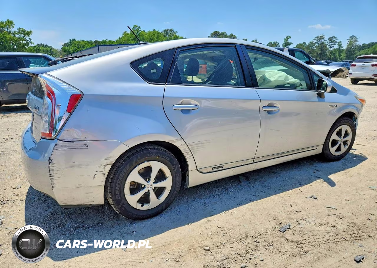2015 Toyota Prius Three VIN:JTDKN3DU3F0431840 - 3