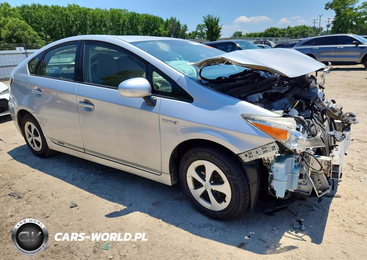 2015 Toyota Prius Three VIN:JTDKN3DU3F0431840 - 4