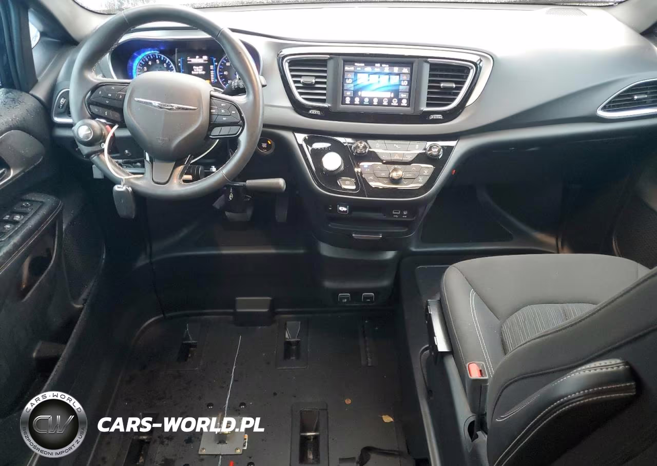 2019 Chrysler Pacifica Touring Plus VIN:2C4RC1FG3KR643783 - 8