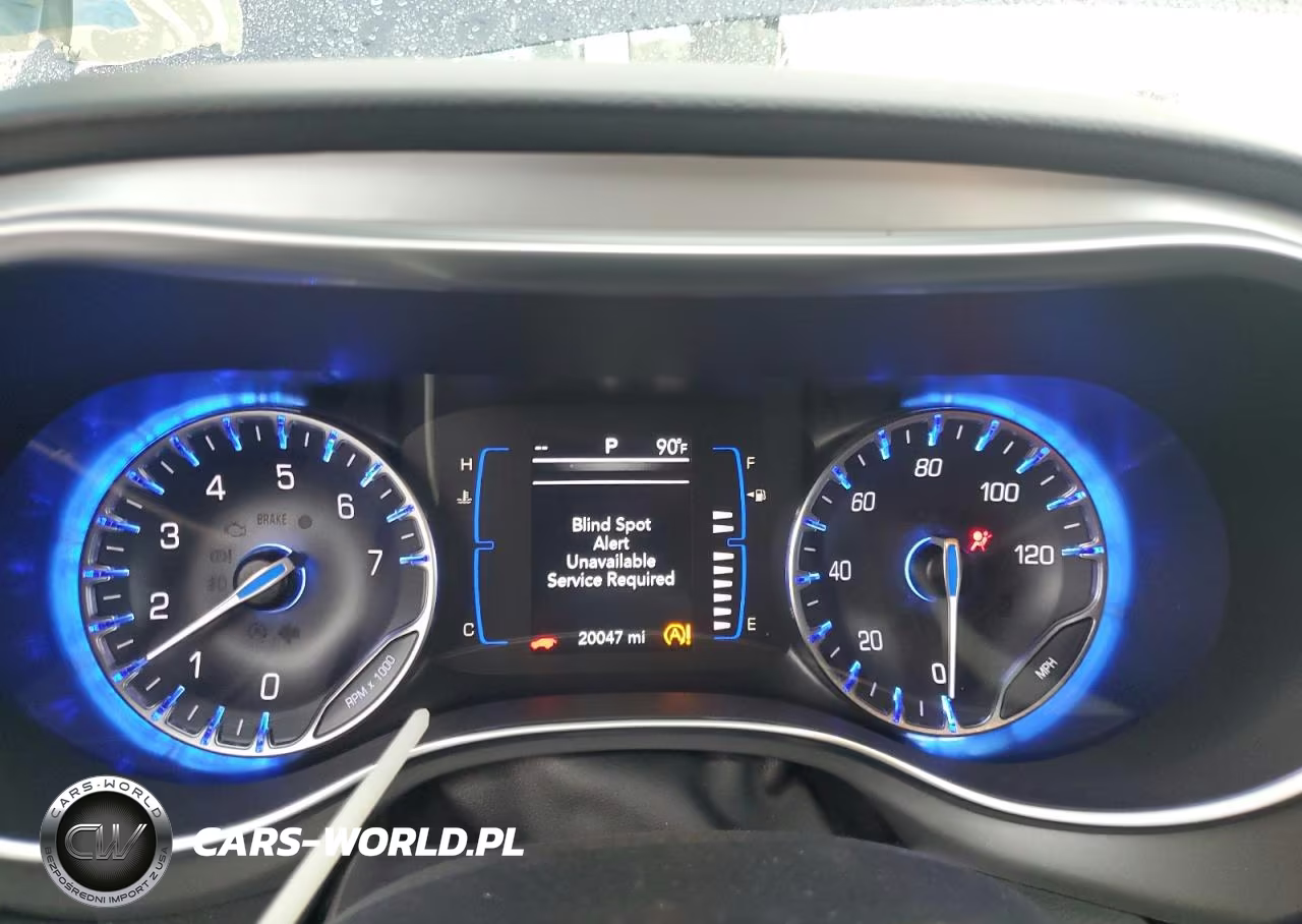 2019 Chrysler Pacifica Touring Plus VIN:2C4RC1FG3KR643783 - 9