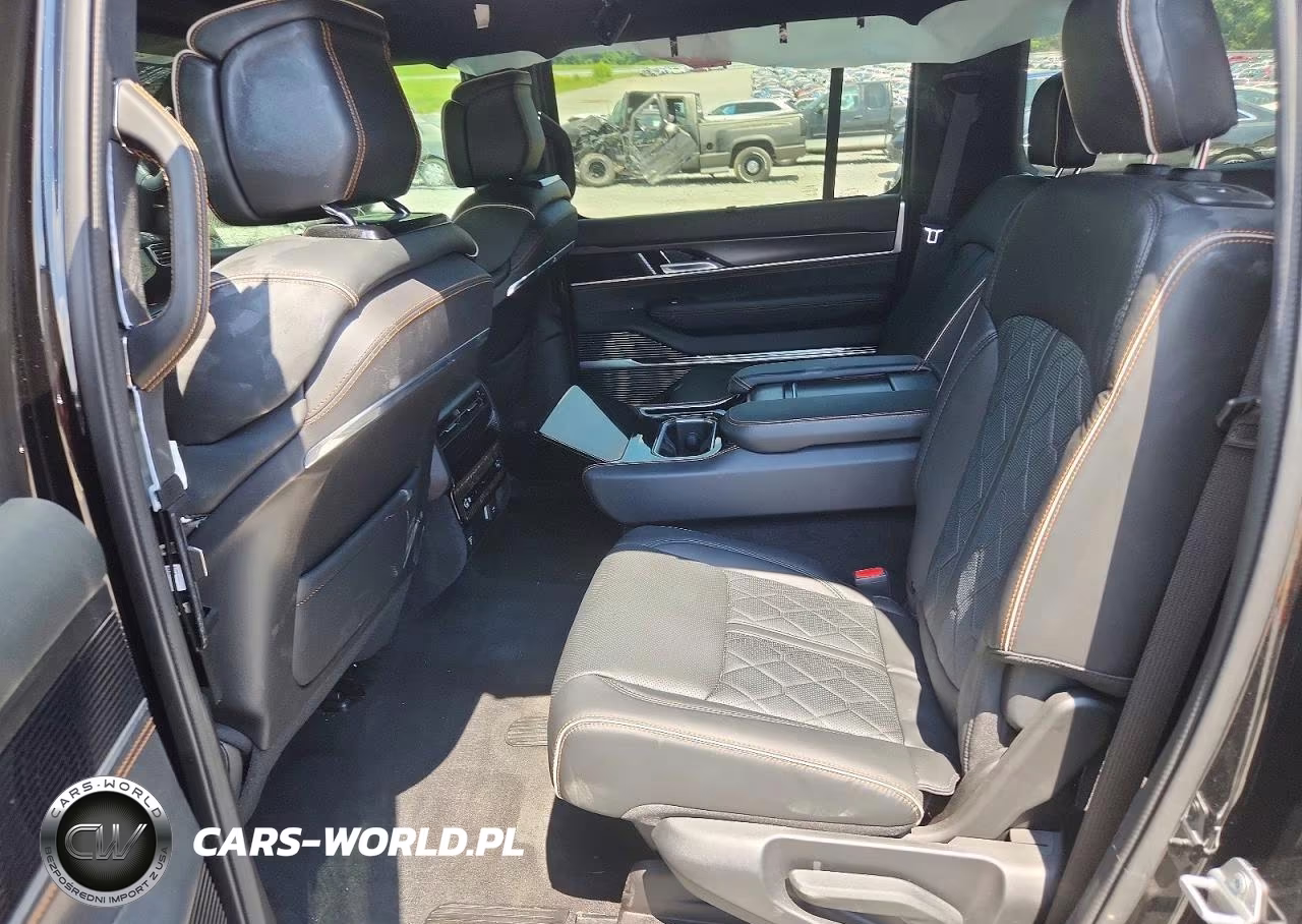 2025 Jeep Grand Wagoneer Series Iii VIN:1C4SJVGP2SS502621 - 11