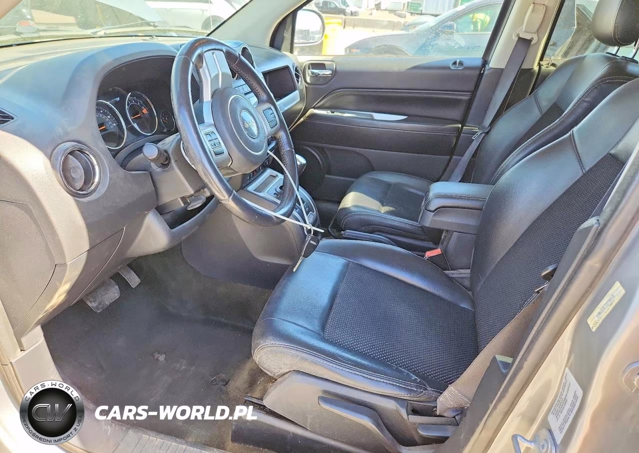 2016 Jeep Compass Latitude VIN:1C4NJDEB7GD733119 - 7