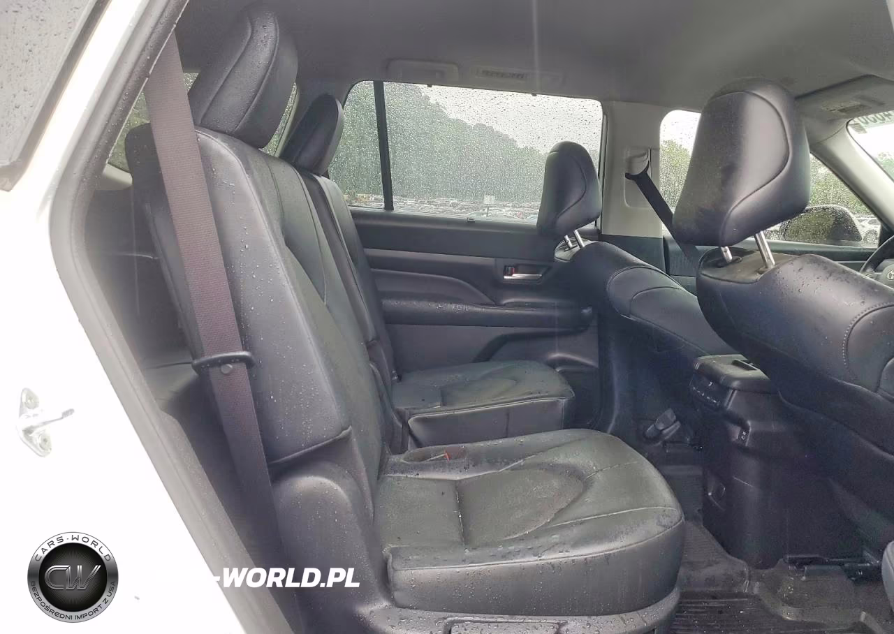 2024 Toyota Grand Highlander Xle VIN:5TDAAAB50RS015642 - 11