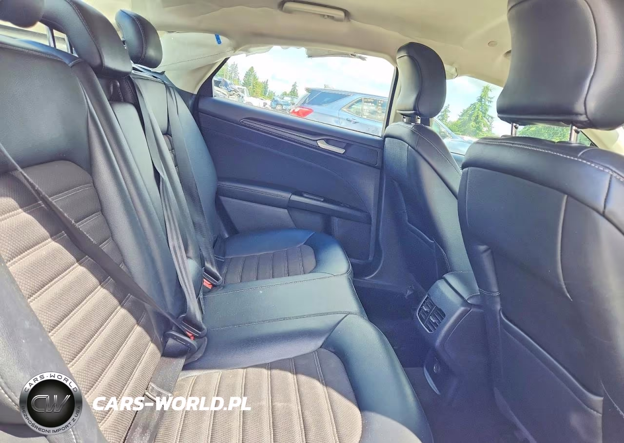 2018 Ford Fusion Se Hybrid VIN:3FA6P0LUXJR170314 - 10
