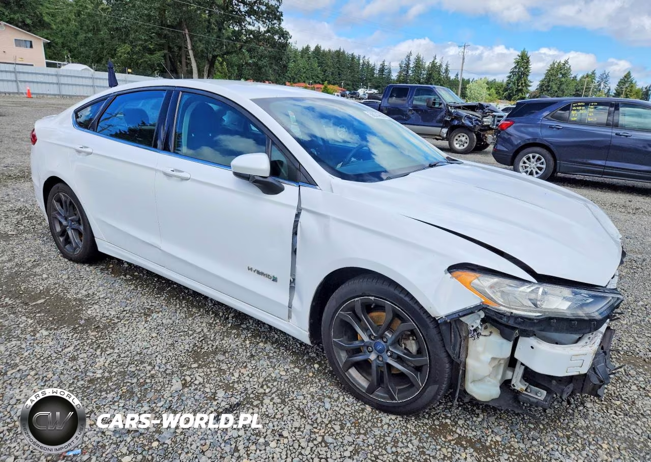 2018 Ford Fusion Se Hybrid VIN:3FA6P0LUXJR170314 - 4