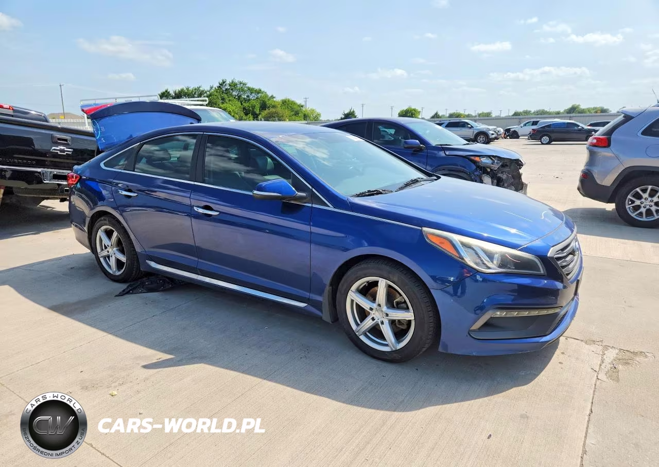 2016 Hyundai Sonata Sport VIN:5NPE34AF6GH345649 - 4