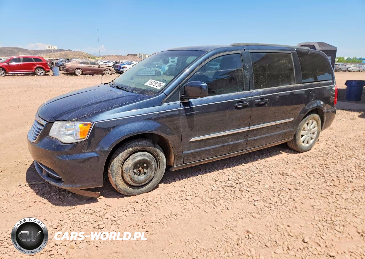 2013 Chrysler Town & Country Touring – zdjęcie 1 z 13