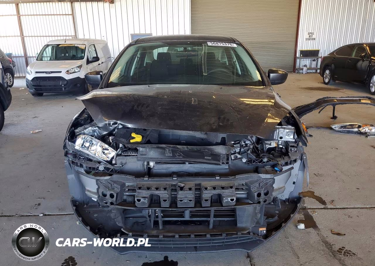 2018 Ford Focus Se VIN:1FADP3FEXJL205204 - 5
