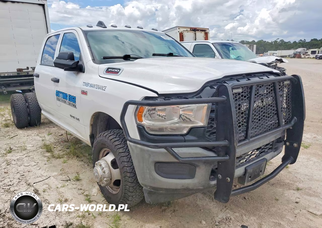2019 Ram 3500 VIN:3C7WRTCJ3KG606562 - 4