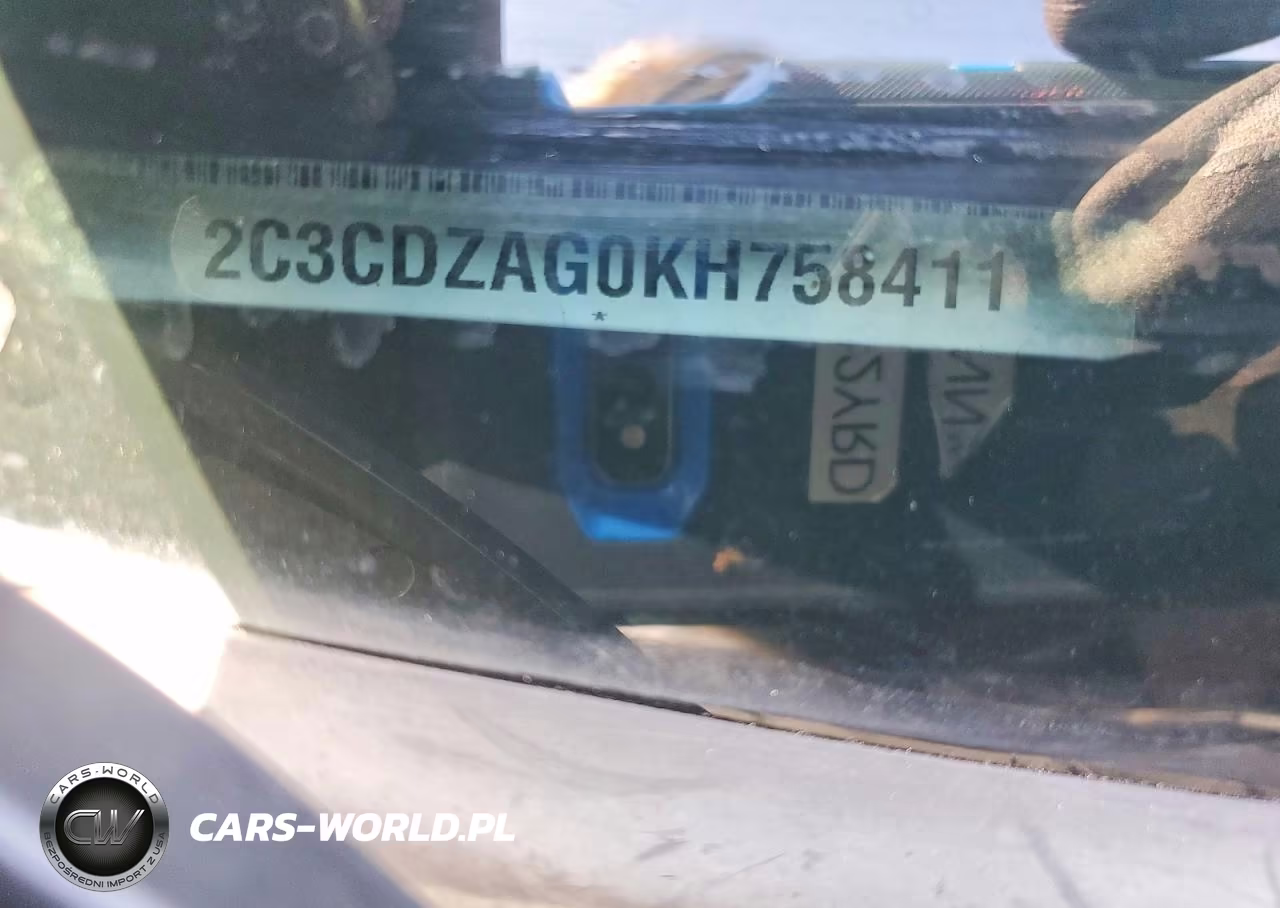 2019 Dodge Challenger Sxt VIN:2C3CDZAG0KH758411 - 12