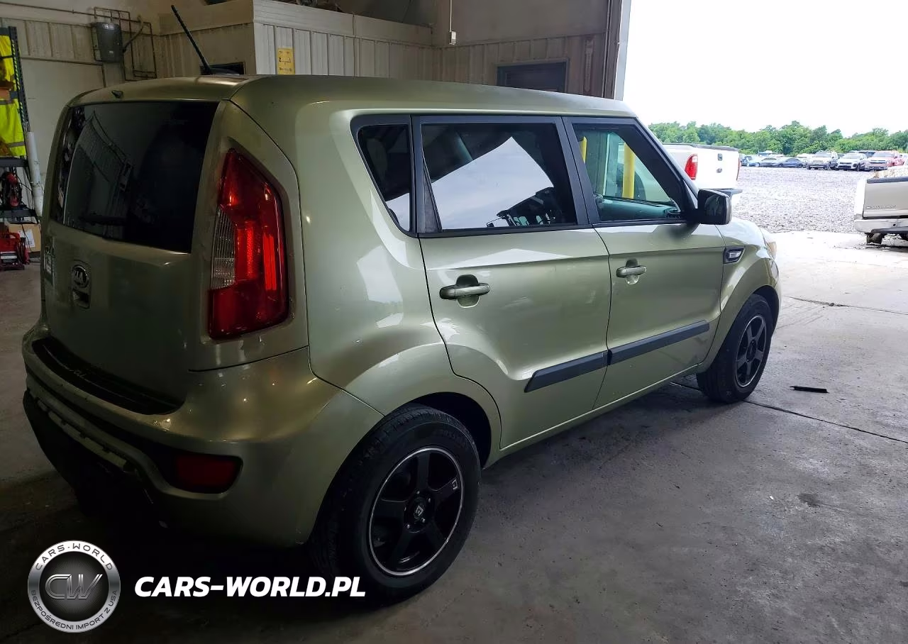 2013 Kia Soul Base VIN:KNDJT2A57D7499605 - 3