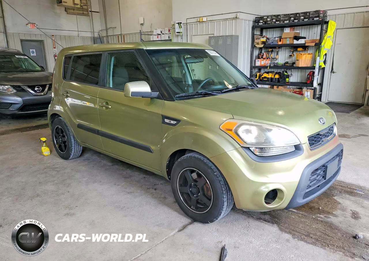 2013 Kia Soul Base VIN:KNDJT2A57D7499605 - 4
