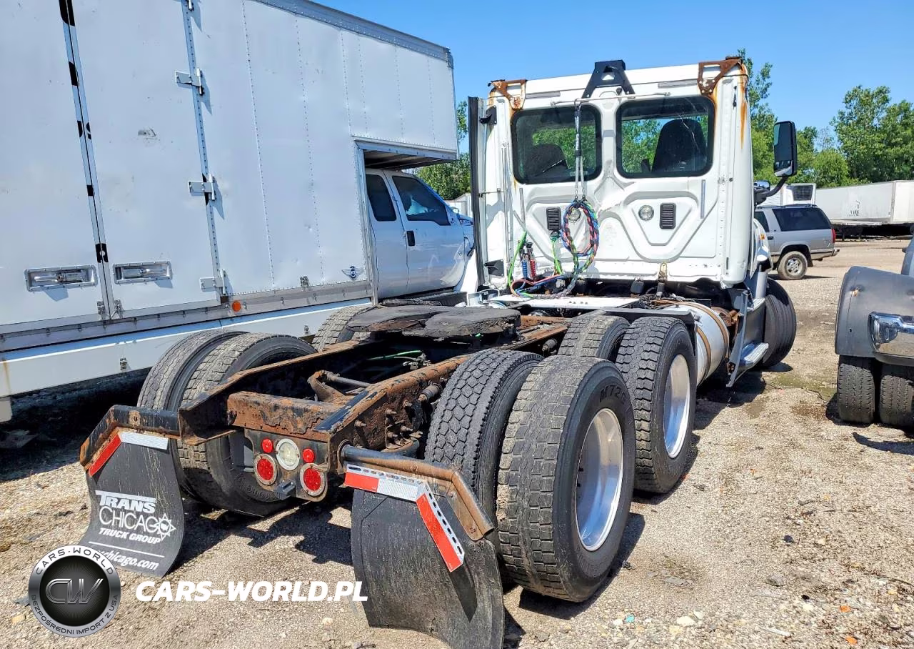 2016 Freightliner Cascadia 113 Semi Truck VIN:3AKJGBDV1GSHS0739 - 4