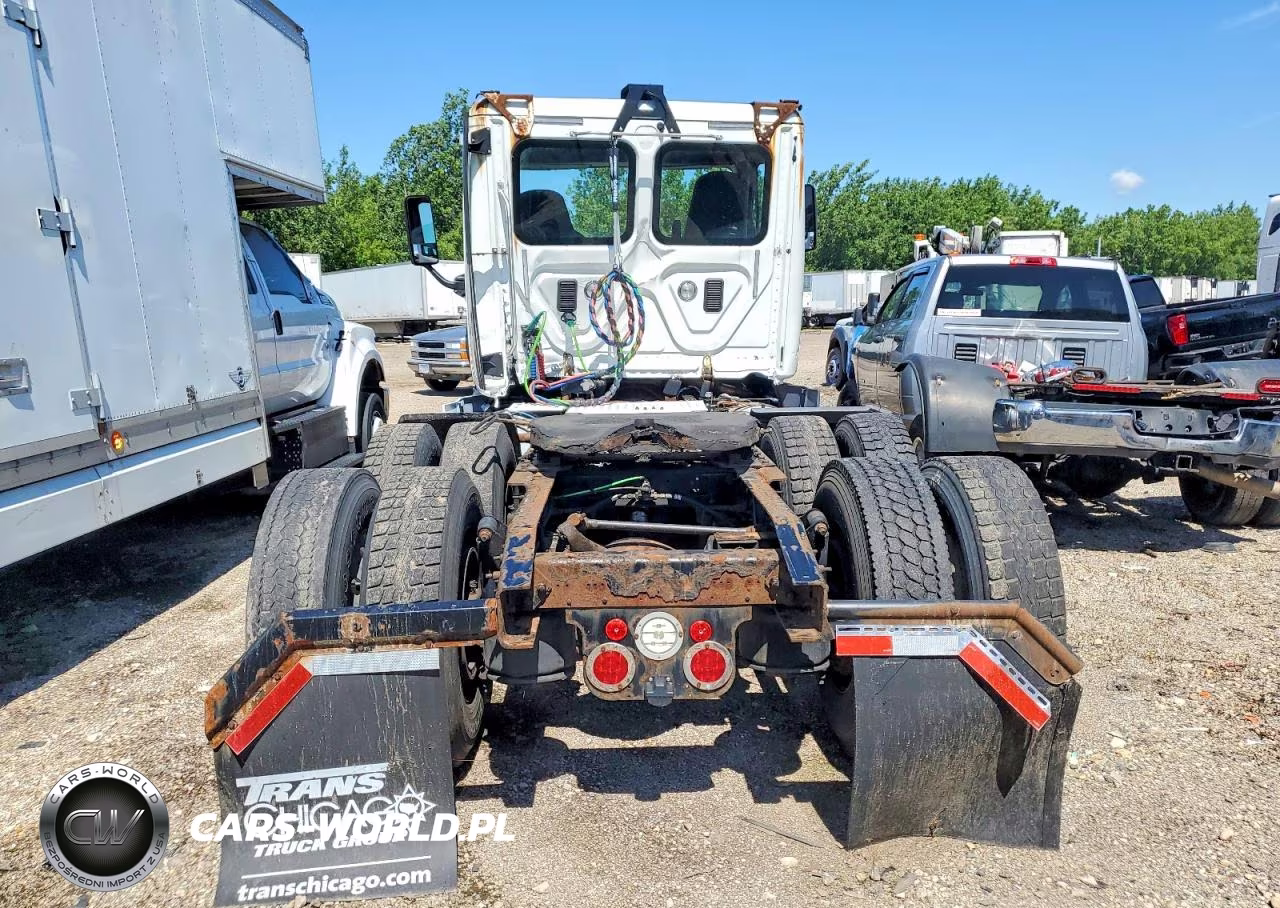2016 Freightliner Cascadia 113 Semi Truck VIN:3AKJGBDV1GSHS0739 - 6