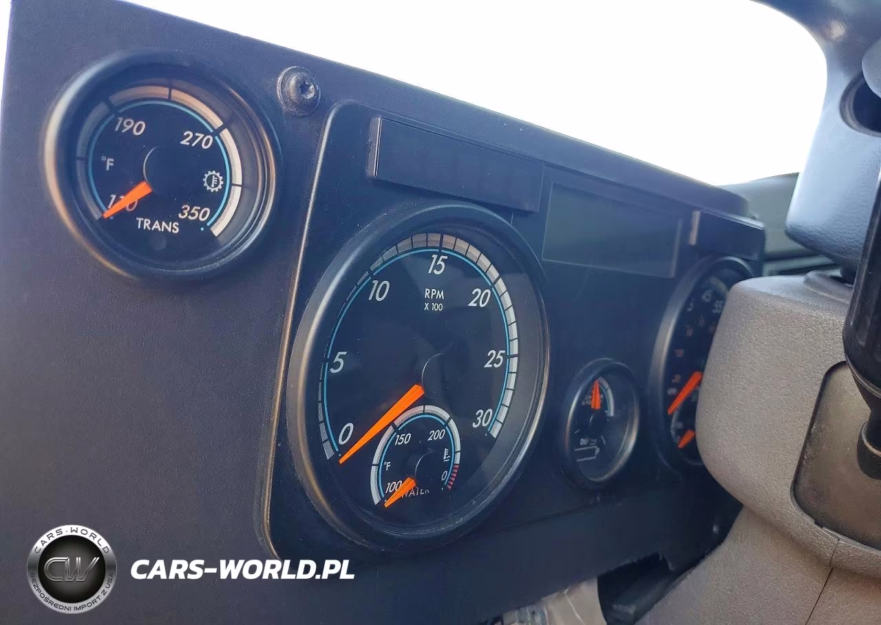 2016 Freightliner Cascadia 113 Semi Truck VIN:3AKJGBDV1GSHS0739 - 8