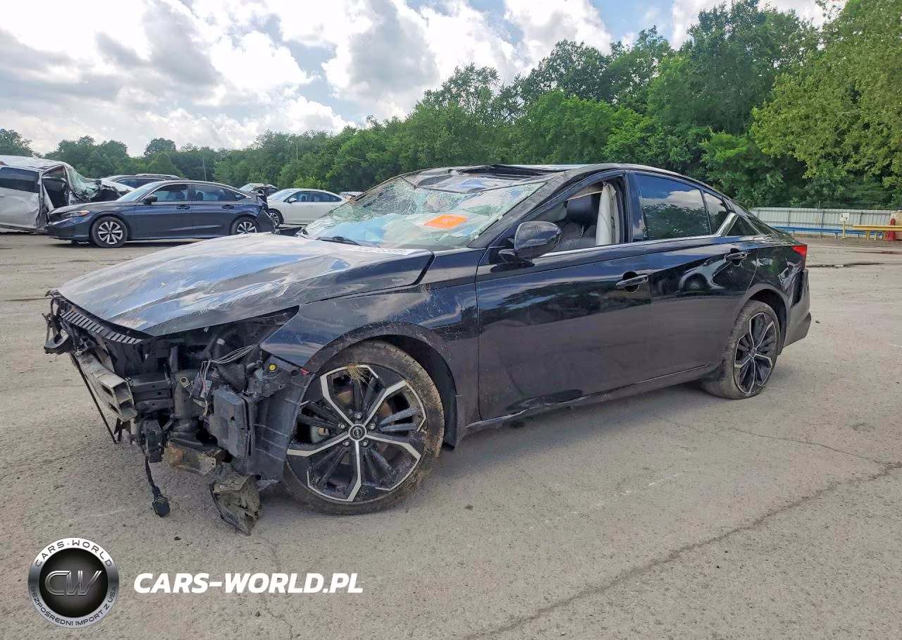 2023 Nissan Altima Sr – zdjęcie 1 z 13